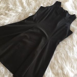 SIMPLE BLACK DRESS